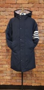 [국내배송]톰브라운 사선 후드 구스 롱패딩 (남녀공용)