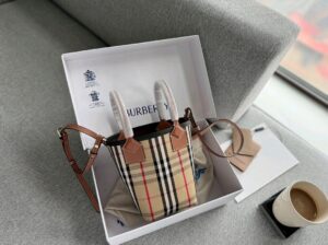 [국내배송]버버리 미니 런던 토트백