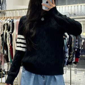 [국내배송]톰브라운 기본 빅 꽈배기 짜임 니트