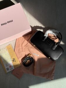 [국내배송]미우미우 아르카디 레더 토트백 라지