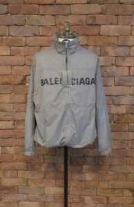 [국내배송]발렌시아가 로고라인 세미 오버핏 윈드브레이커