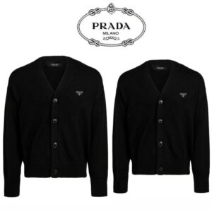 [국내배송]프라다 트라이앵글 플레이트 커플가디건