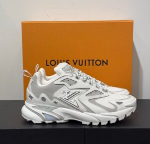 [국내배송]루이비통 러너 스니커즈 화이트 그레이