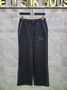 [국내배송]루이비통 24FW 로고포켓 트레이닝 팬츠