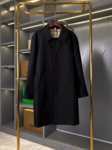 [국내배송]버버리 86715 미드 렝스 캠던 헤리티지 카 코트 (최상위버전)