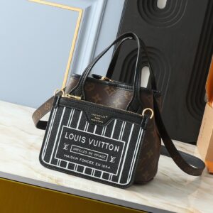 [국내배송]루이비통 네버플 인사이드 아웃bb