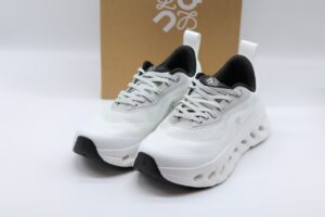 [국내배송]로에베 x 온러닝 스니커즈 클라우드 틸트