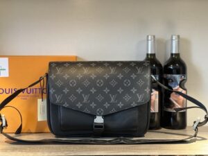 [국내배송]루이비통 뉴 메신저라마 크로스백