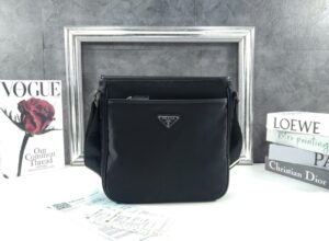 [국내배송]프라다 남성 포코노 크로스백