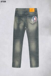 [국내배송]몽클레어 포켓 로고 패치 슬림핏 데님 팬츠