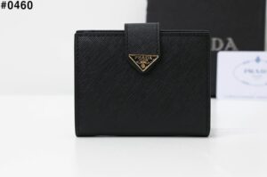 [국내배송]프라다 사피아노 삼각로고 반지갑