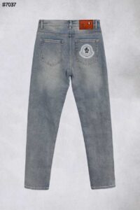 [국내배송]몽클레어 노블 시그니처 포켓 로고 슬림핏 데님 팬츠