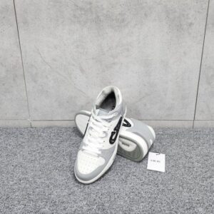 [국내배송]디올 B57 미드탑 스니커즈