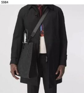 [국내배송]버버리 수입고급 모노그램 자카드 토트백 신상