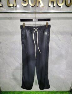 [국내배송]로에베 24SS 자수로고 트레이닝 팬츠