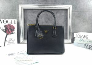 [국내배송]프라다 갤러리아 사피아노 가죽 백 블랙 1BA896 NZV F0002