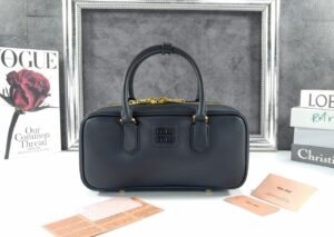 [국내배송]미우미우 아르카디 토트백 미디엄