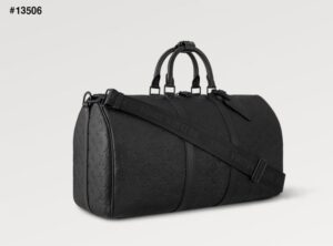 [국내배송]루이비통 모노그램 쉐도우 키폴 반둘리에 50