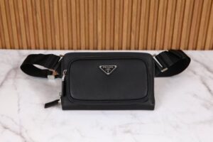 [국내배송]프라다 사피아노 가죽 벨트 백(P.4)