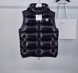 [국내배송]몽클레어 보르메스 후드 패딩조끼