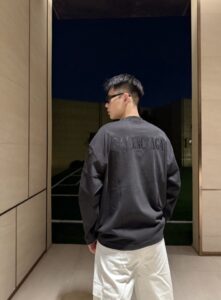 [국내배송]발렌시아가 가죽패치 백로고 긴팔티