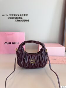 [국내배송]미우미우 완더백