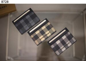 [국내배송]버버리 [BURBERRY] 체크 레더 카드 케이스