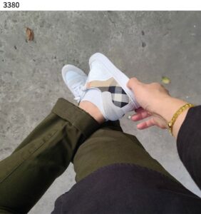 [국내배송]버버리 레더 스웨이드 하우스 체크 코튼 스니커즈