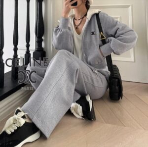 [국내배송]셀린느 자수로고 델라 후드 투피스-기모