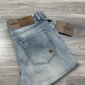 [국내배송]버버리 2025SS 백포켓 자수로고 데님진