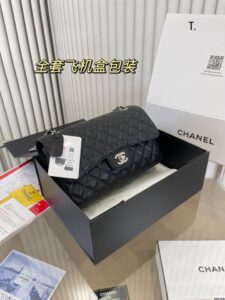 [국내배송]샤넬 클래식 미듐 캐비어 은장