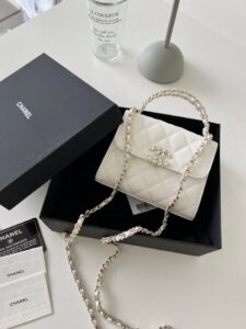 [국내배송]샤넬 탑핸들 화이트 반수공