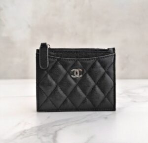 [국내배송]샤넬 클래식 지퍼 카드지갑 캐비어 블랙 은장