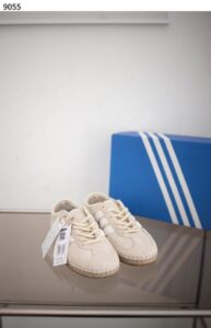 [국내배송]아디다스 x 글랏 가젤 헤일리 클라우드 스니커즈