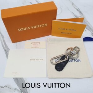 [국내배송]루이비통 LV 패디드 서클 백 참 / 키 홀더