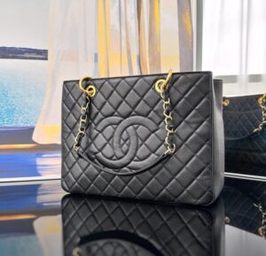 [국내배송]샤넬 그랜드샤핑 체인 숄더백 캐비어 블랙 금장 A90995