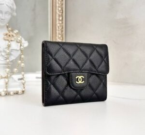 [국내배송]샤넬 클래식 캐비어 플랩 월릿 블랙 금장 AP0231