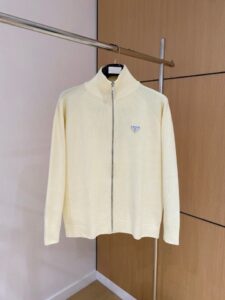 [국내배송]프라다 2025ss PD 짚업 니트 자켓(색상추가)