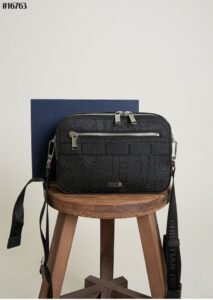 [국내배송]디올 사파리 미니 스트랩백