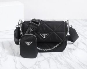 [국내배송]프라다 퀼팅 크로스