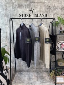 [국내배송]스톤아일랜드 베이직 집업 니트