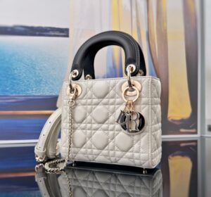 [국내배송]디올 투톤 레이디백 미니 램스킨 화이트&블랙