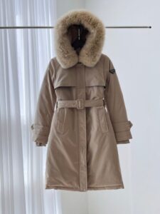 [국내배송]프라다 폭스퍼 트렌치 패딩