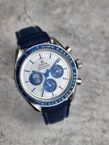 [국내배송]오메가 스피드마스터 실버 스누피 어워드 50주년 에디션