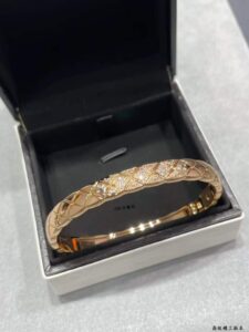 [국내배송]샤넬 코코 크러쉬 큐빅 팔찌