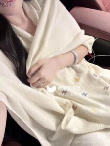 [국내배송]샤넬 도트 머플러