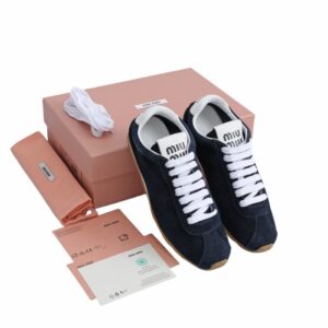 [국내배송]미우미우 플룸 스웨이드 스니커즈