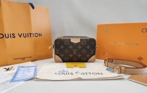[국내배송]루이비통 트로카데로 웨어러블 월릿 크로스백 14058