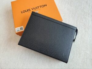 [국내배송]루이비통 포쉐트 타이가 클러치백(최상급 M30547)