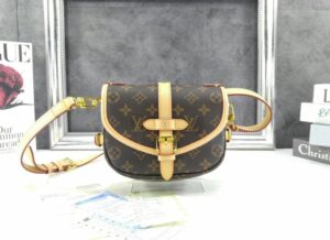 [국내배송]루이비통 소뮈르 BB 숄더백